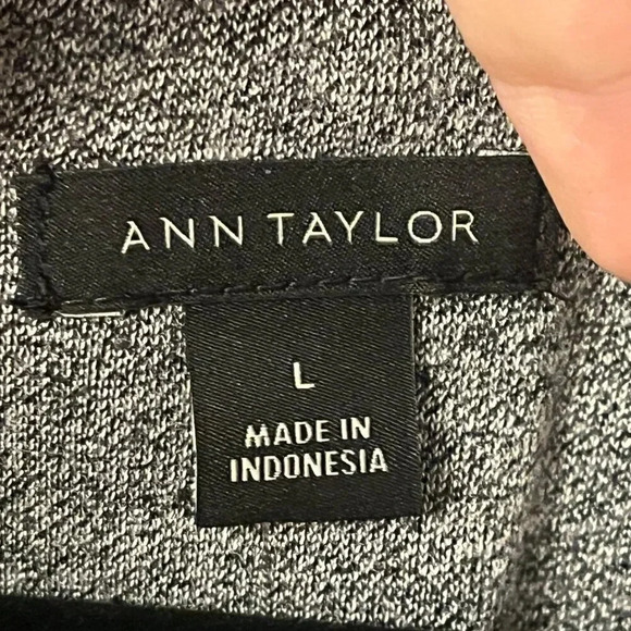 Women’s Ann Taylor Long Sleeve Top Size Large - Picture 3 of 8